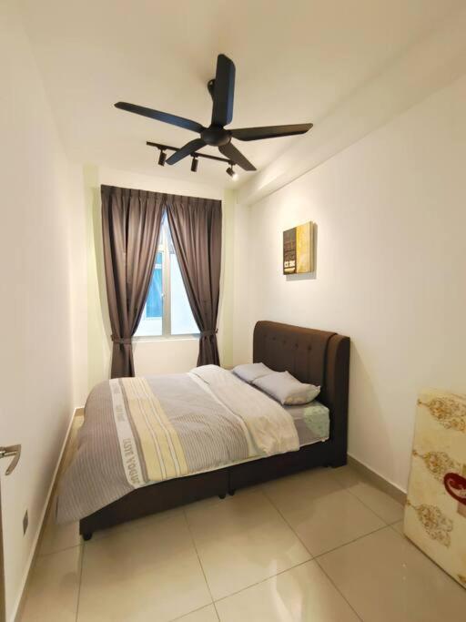 Pangsapuri A1403 Jb Sks Habitat Larkin 2br 6pax 100mbps Netflix!! By