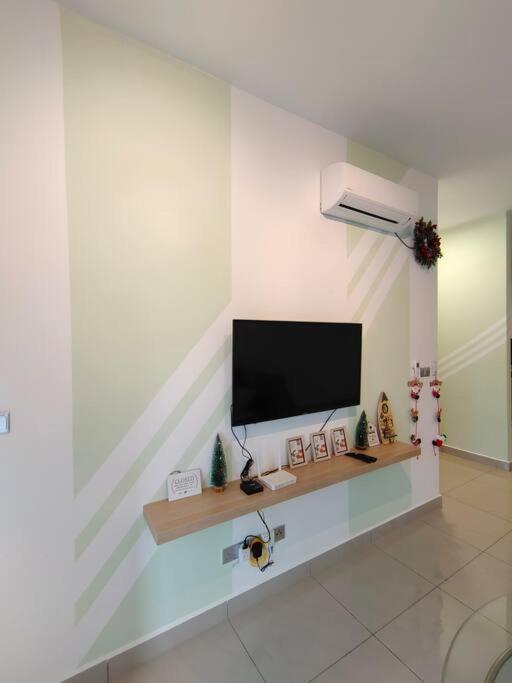 A1403 Jb Sks Habitat Larkin 2br 6pax 100mbps Netflix!! By Johor Bahru