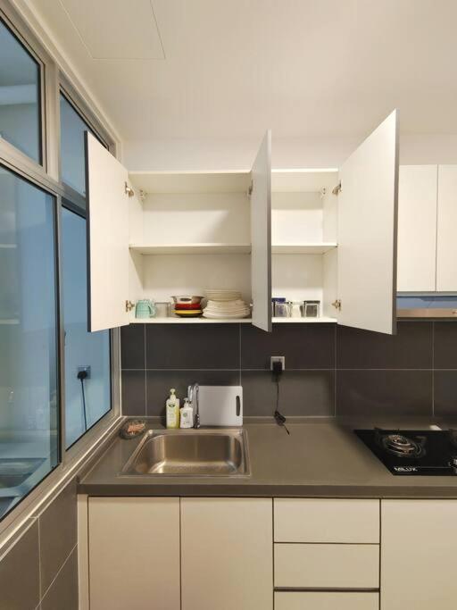 A1403 Jb Sks Habitat Larkin 2br 6pax 100mbps Netflix!! By * Johor Bahru