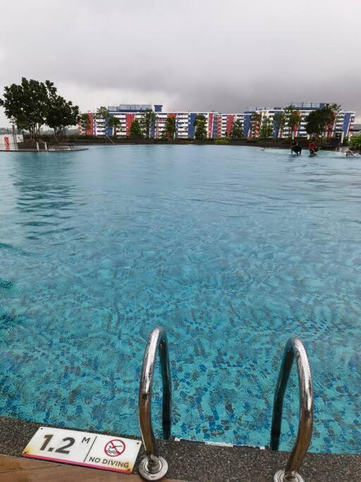 A1403 Jb Sks Habitat Larkin 2br 6pax 100mbps Netflix!! By * Johor Bahru