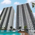 A1403 Jb City Sks Habitat Larkin 2Br 6Pax 100Mbps Netflix!! By Stay